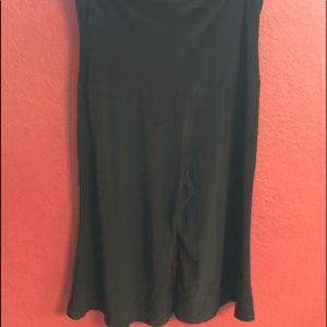 Black stretchy gaucho capris